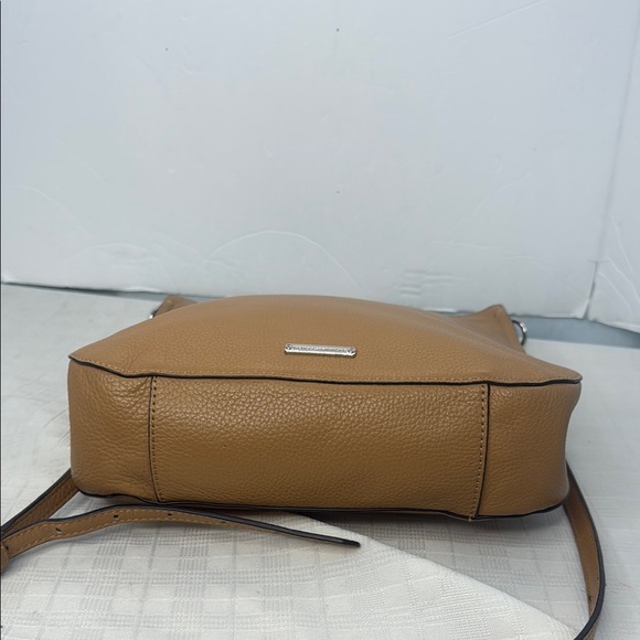 Rebecca Minkoff Regan Feed bag in Tan Leather. - Picture 7 of 10